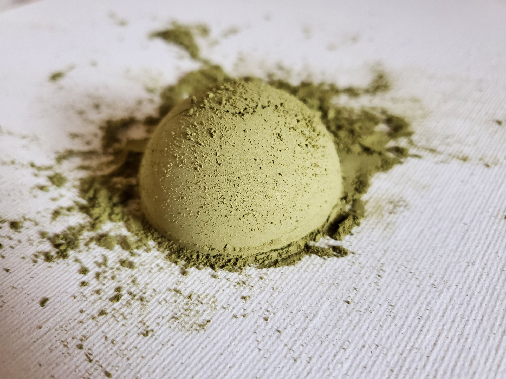 White Kratom Powder